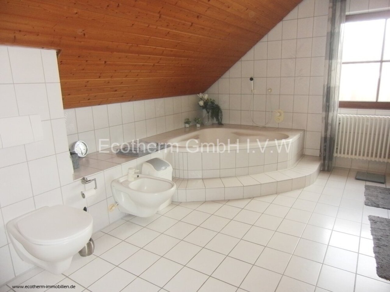 Imposantes Architektenhaus in Willstätt (1-77731) — Badezimmer