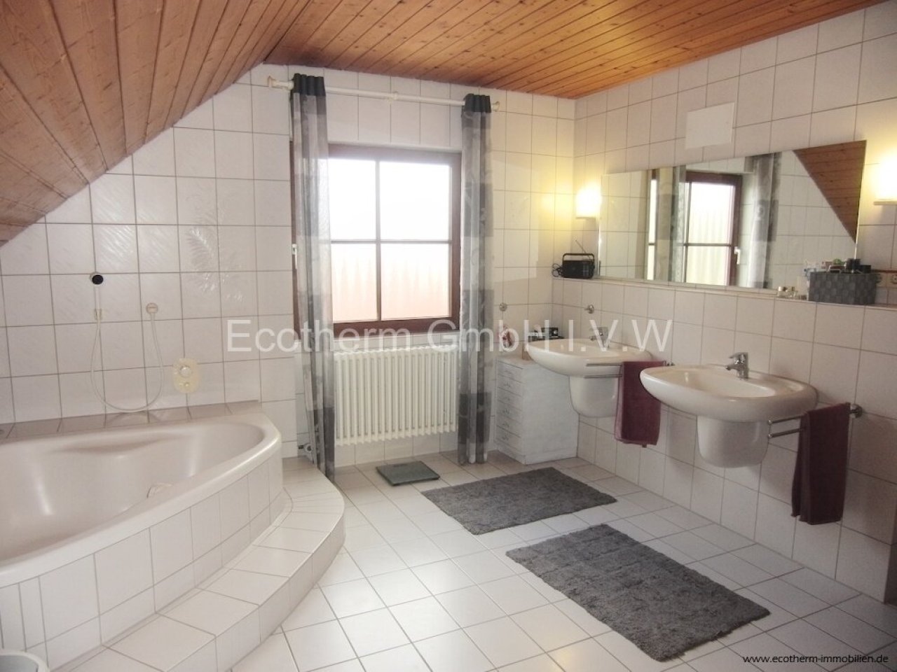 Imposantes Architektenhaus in Willstätt (1-77731) — Badezimmer