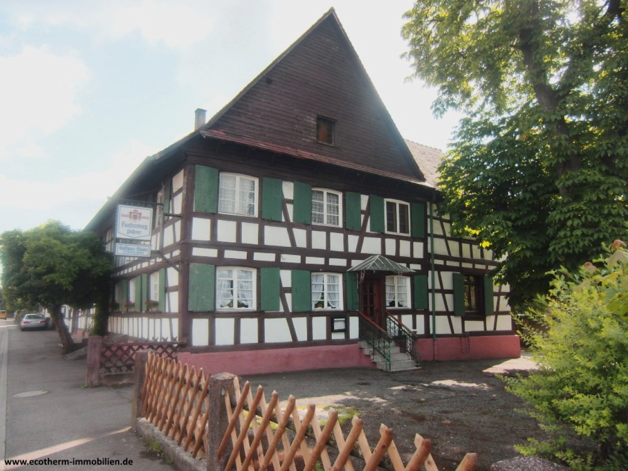 Die besondere Immobilie im Ortsteil von Kehl (MFH, Strasser) — Fachwerkhaus