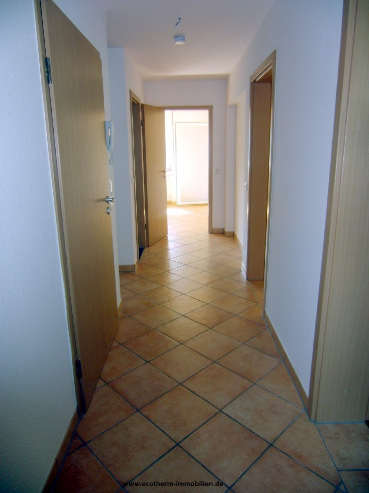 3-Zi.-Wohnung mit herrlicher Aussicht in Obersasbach (ETW,OG,Scheffold) — Beispiel-Flur