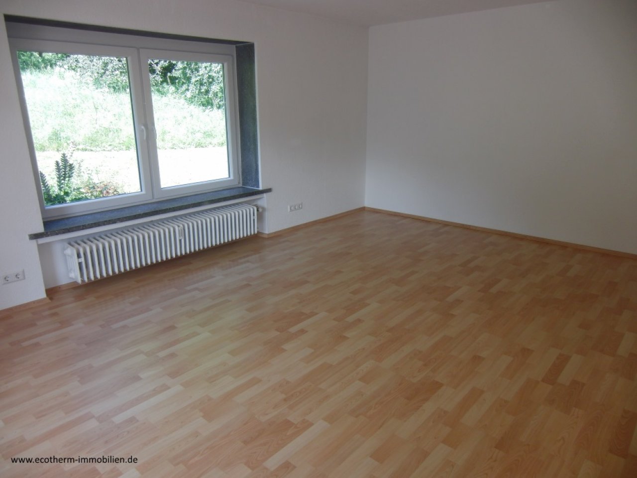 3-Zi.-Wohnung mit herrlicher Aussicht in Obersasbach (ETW,OG,Scheffold) — Beispiel-Wohnzimmer