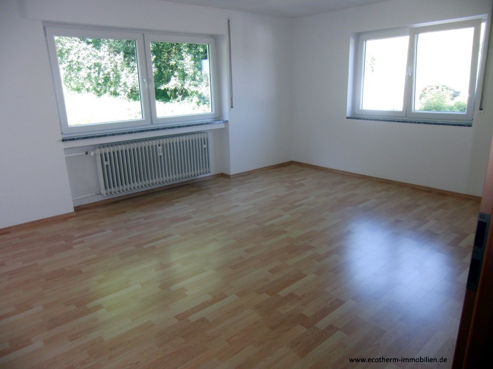 3-Zi.-Wohnung mit herrlicher Aussicht in Obersasbach (ETW,OG,Scheffold) — Beispiel-Schlafzimmer