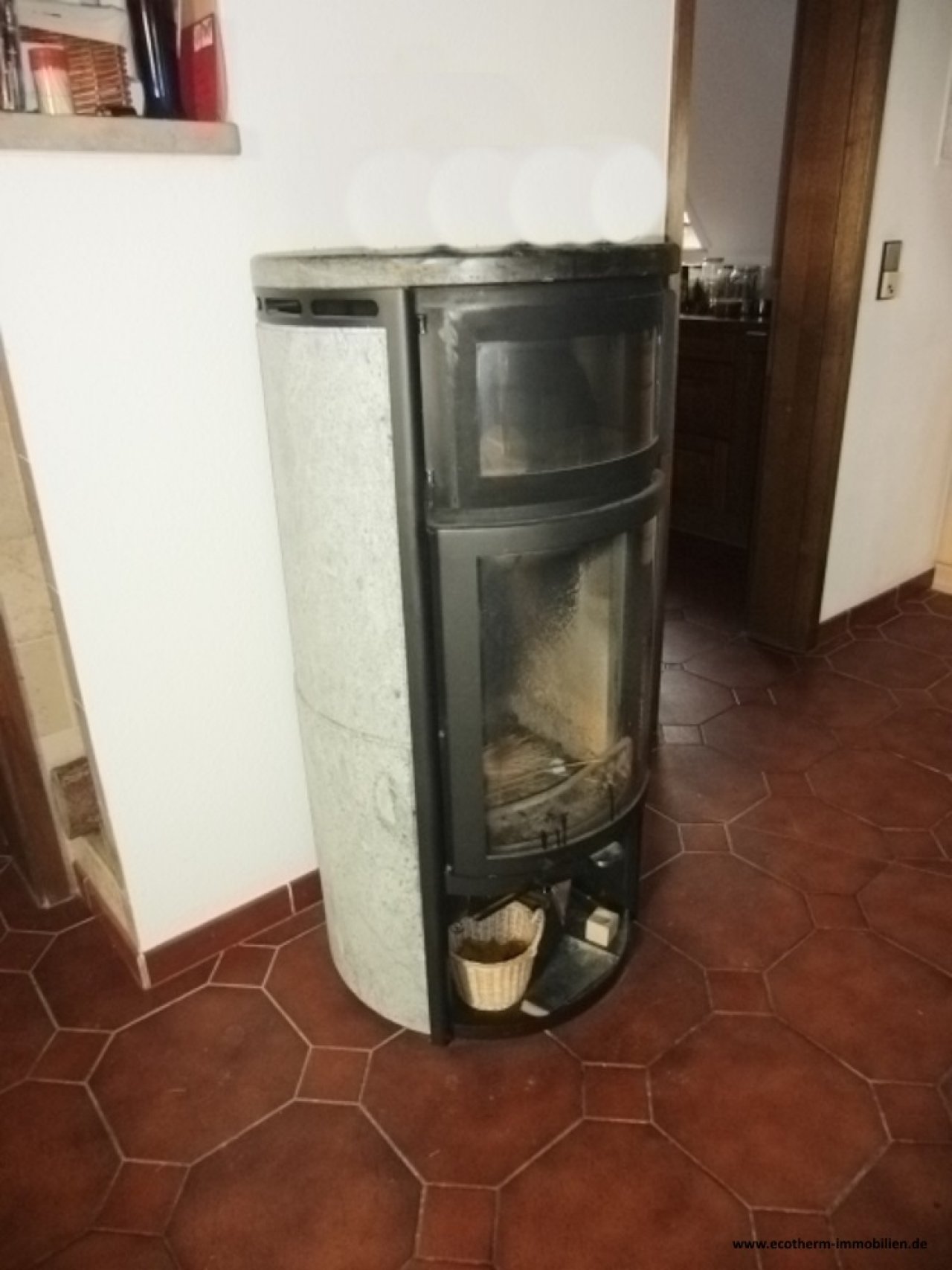 Großzügiges 2FH auf großem Grundstück in Schutterwald-Langhurst (ZFH, Studer) — Schwedenofen Wohnzimmer
