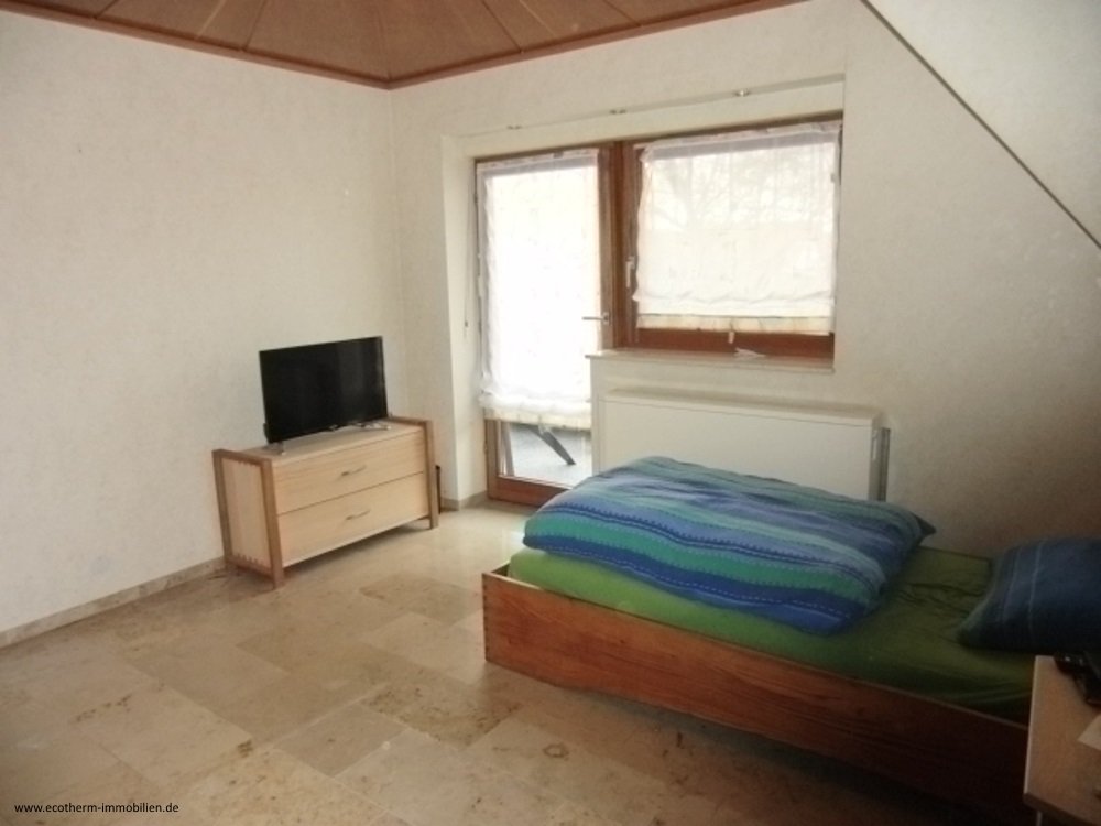 Großzügiges 2FH auf großem Grundstück in Schutterwald-Langhurst (ZFH, Studer) — Beispiel Schlafen