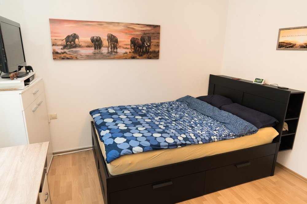 Moderne und neuwertige 2 1/2-Zimmer-Wohnung am Zentrum von Achern (ETW, Fromann-Ganter) — Schlafzimmer