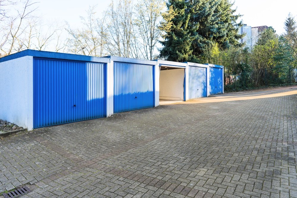 Moderne und neuwertige 2 1/2-Zimmer-Wohnung am Zentrum von Achern (ETW, Fromann-Ganter) — Garage