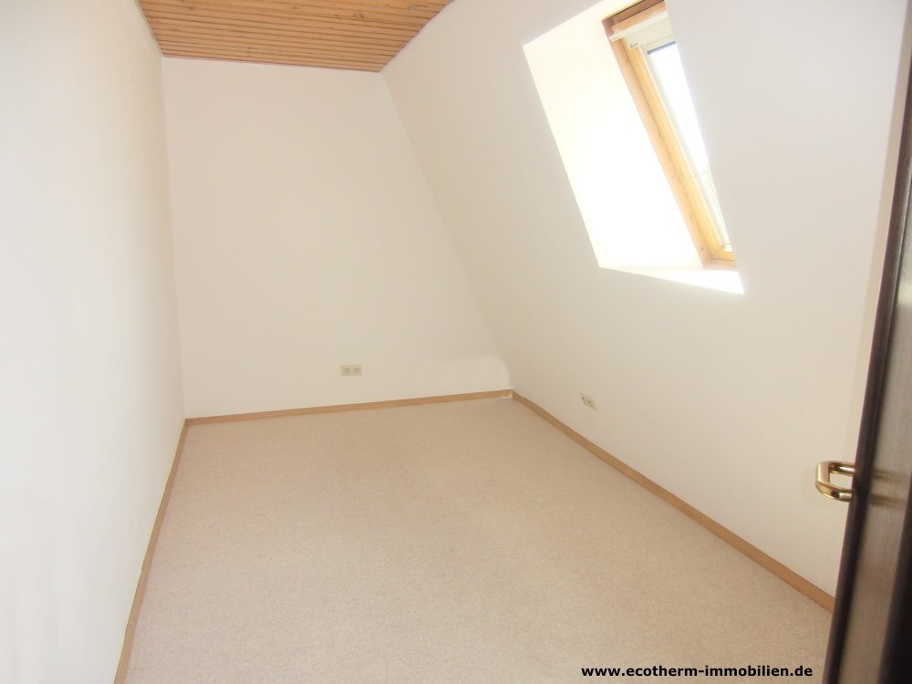 Romantisches Ein-/Zweifamilienhaus in Rheinmünster (EFH, Stolz) — Kinderzimmer, OG