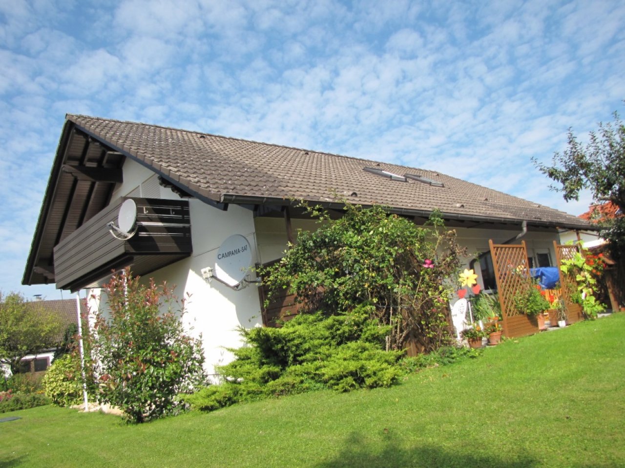 Attraktives Zweifamilienhaus in Achern-Großweier (ZFH, Simic) — Aussenansicht