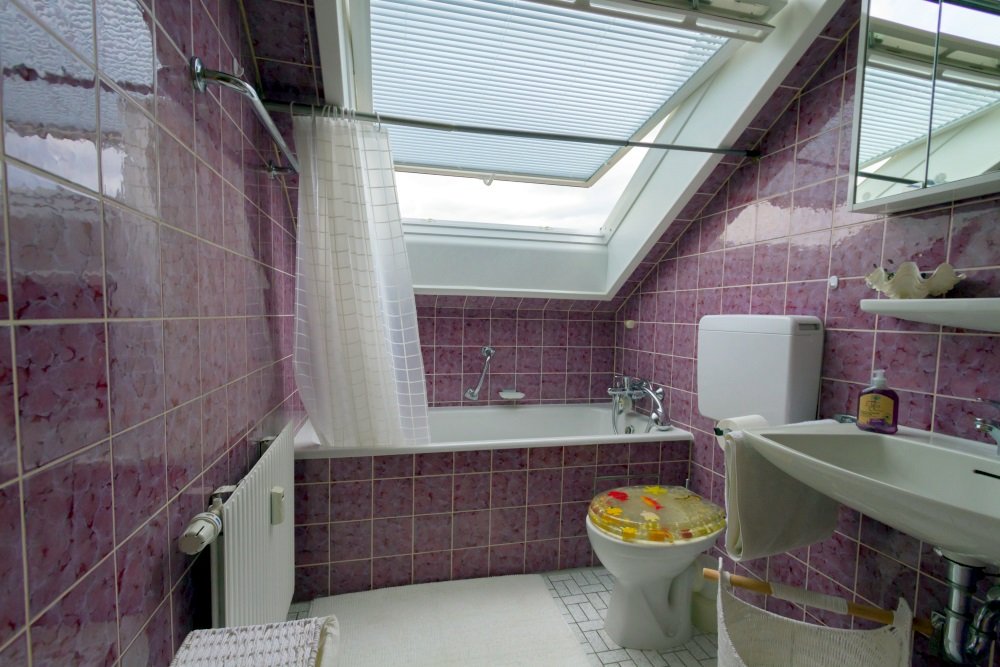 Attraktives Zweifamilienhaus in Achern-Großweier (ZFH, Simic) — Badezimmer, OG