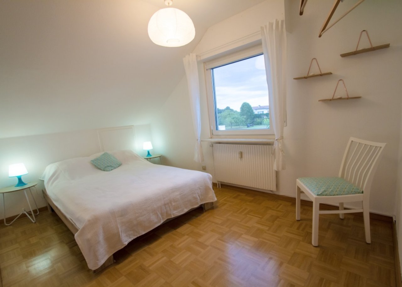 Attraktives Zweifamilienhaus in Achern-Großweier (ZFH, Simic) — Zimmer, OG