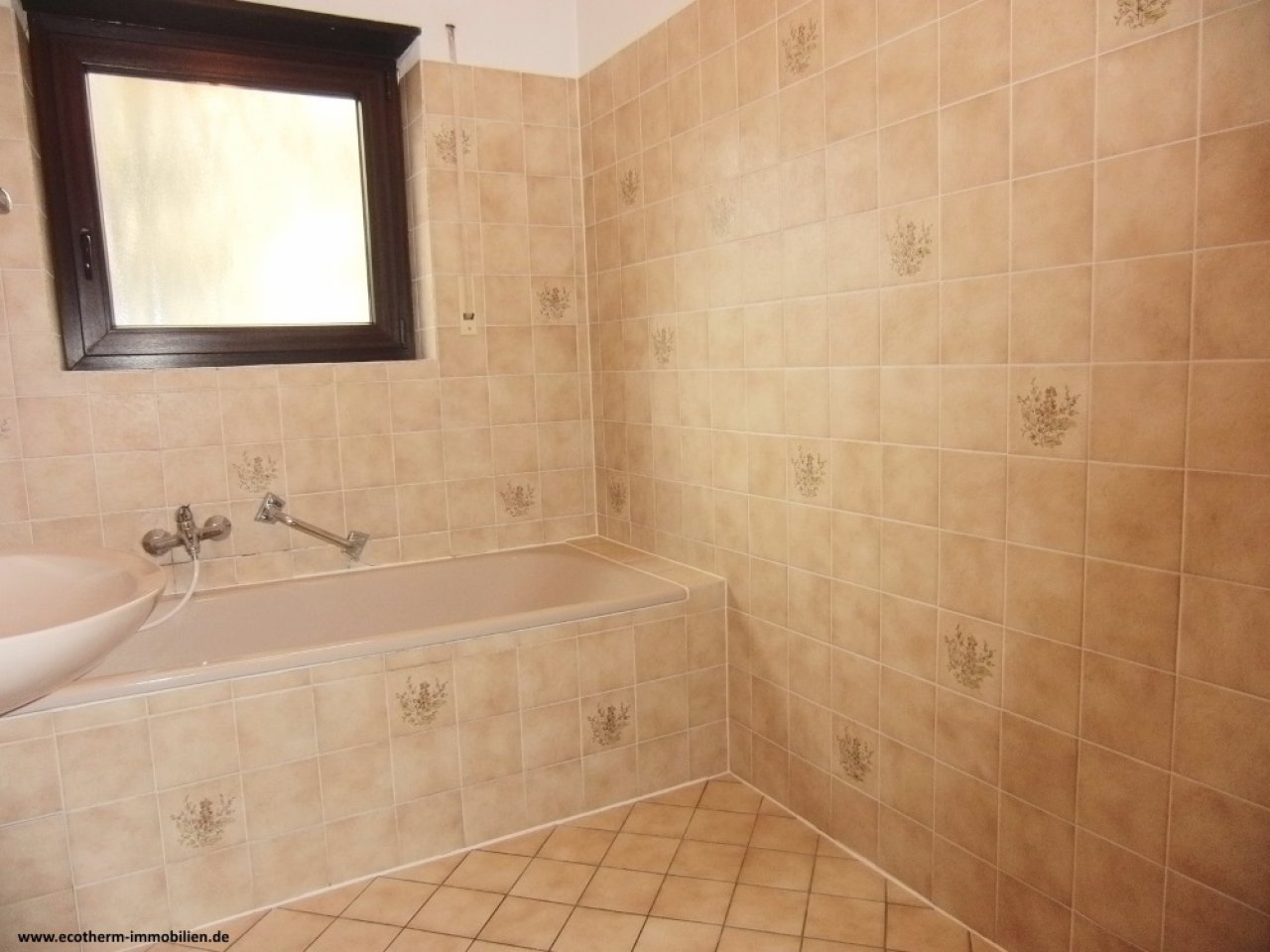 Großzügige 2 1/2-Zimmer-Wohnung in Bühl (ETW, Schray-Moser) — Badezimmer