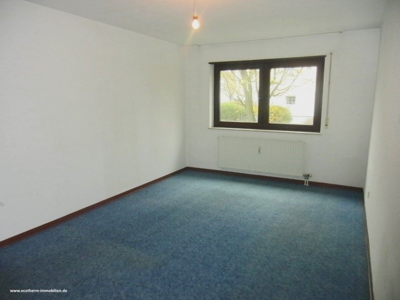 Großzügige 2 1/2-Zimmer-Wohnung in Bühl (ETW, Schray-Moser) — Schlafzimmer