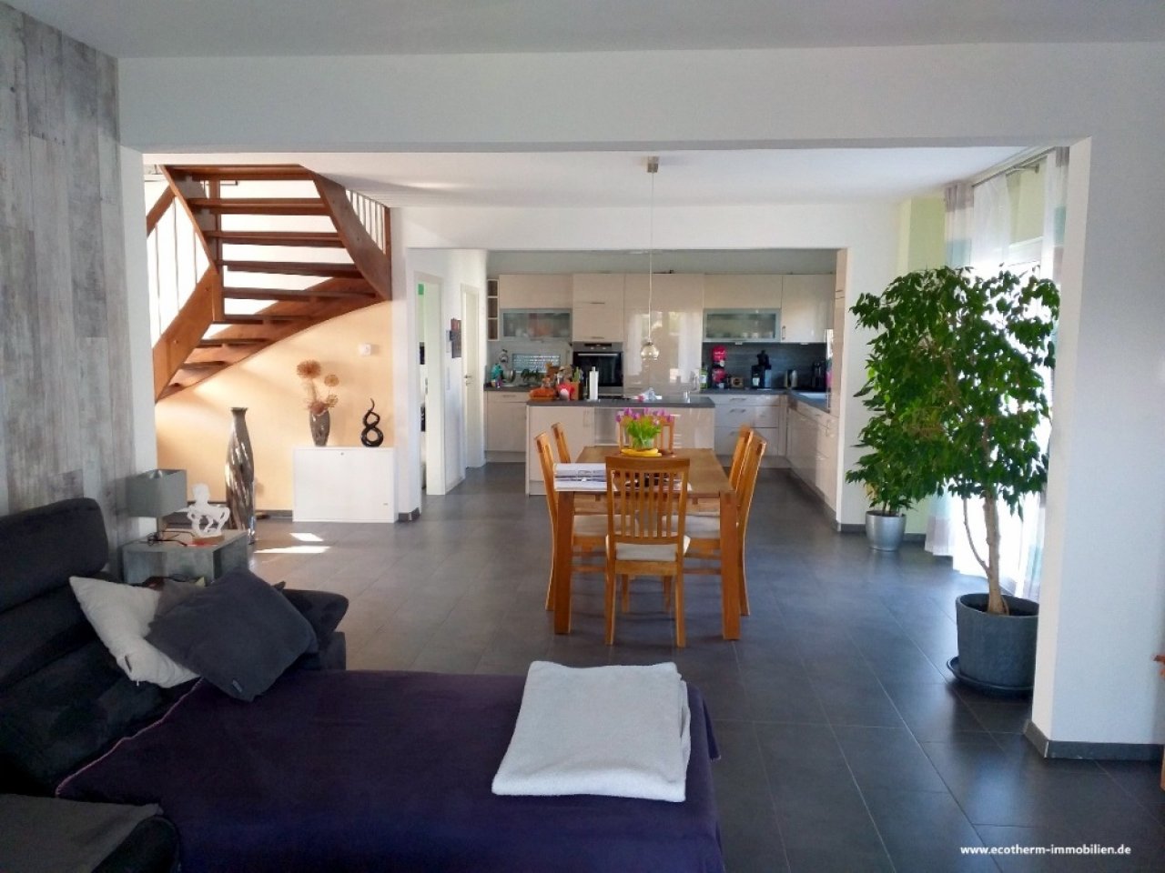 Modernes, neuwertiges EFH in Achern-Ortsteil (EFH, Hahn) — offener Küche-Essen-WohnenBereich