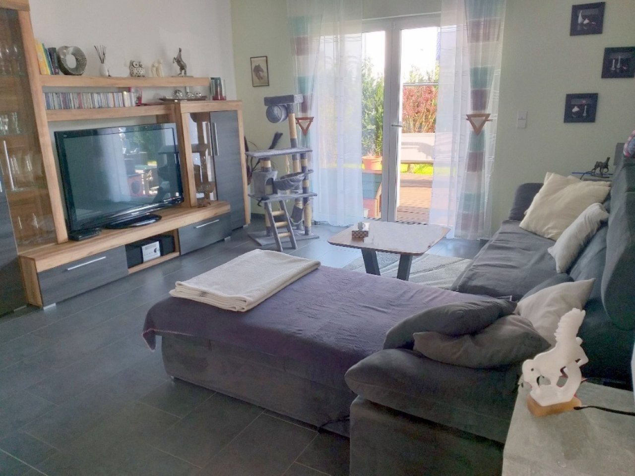 Modernes, neuwertiges EFH in Achern-Ortsteil (EFH, Hahn) — Wohnbereich mit Ausgang Terrasse Süd