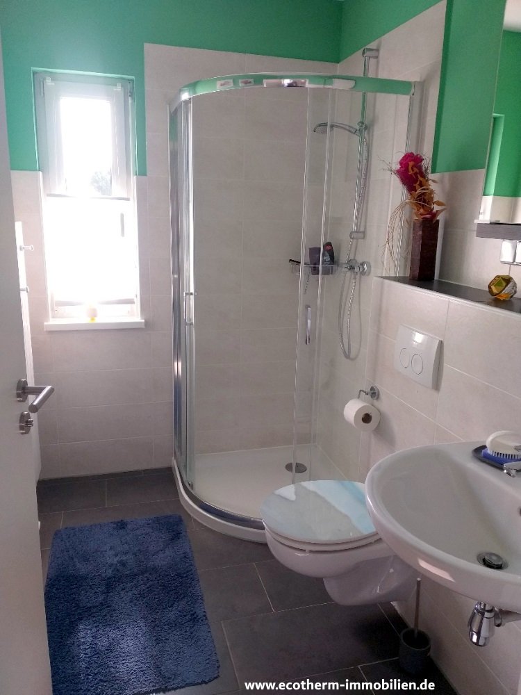 Modernes, neuwertiges EFH in Achern-Ortsteil (EFH, Hahn) — Gästebad im EG