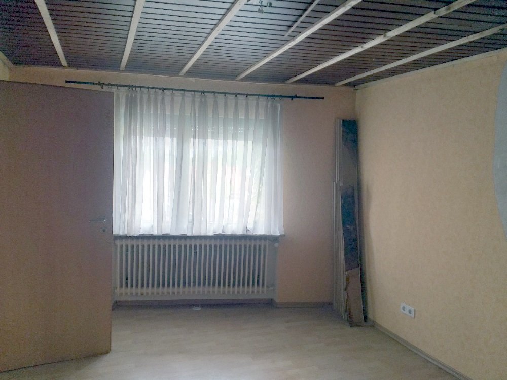 Ein- bis Zweifamilienhaus mit beeindruckend großem Grundstück in Bühl-Neusatz (EZFH, Ecotherm) — Schlafzimmer, OG