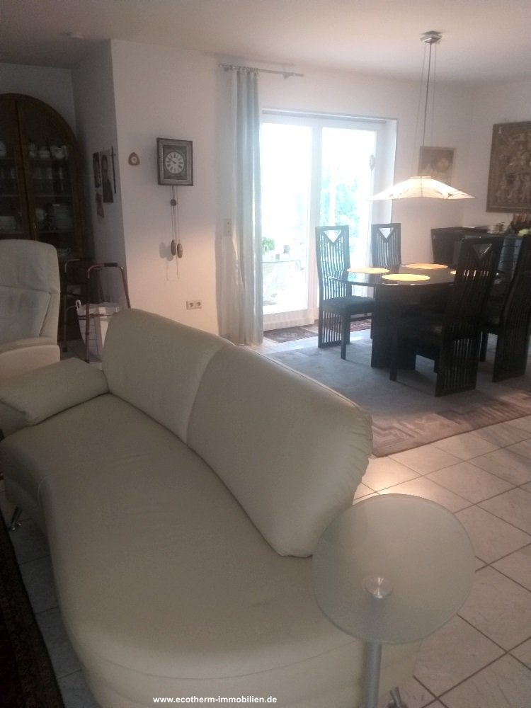 Großzügiges Einfamilienhaus im Neubaugebiet (EFH, Jakubczyk) — Wohnzimmer