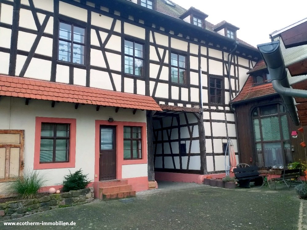 4-Zimmer-Wohnung in historischem Gebäude (ETW, Lorenz) — Innenhof
