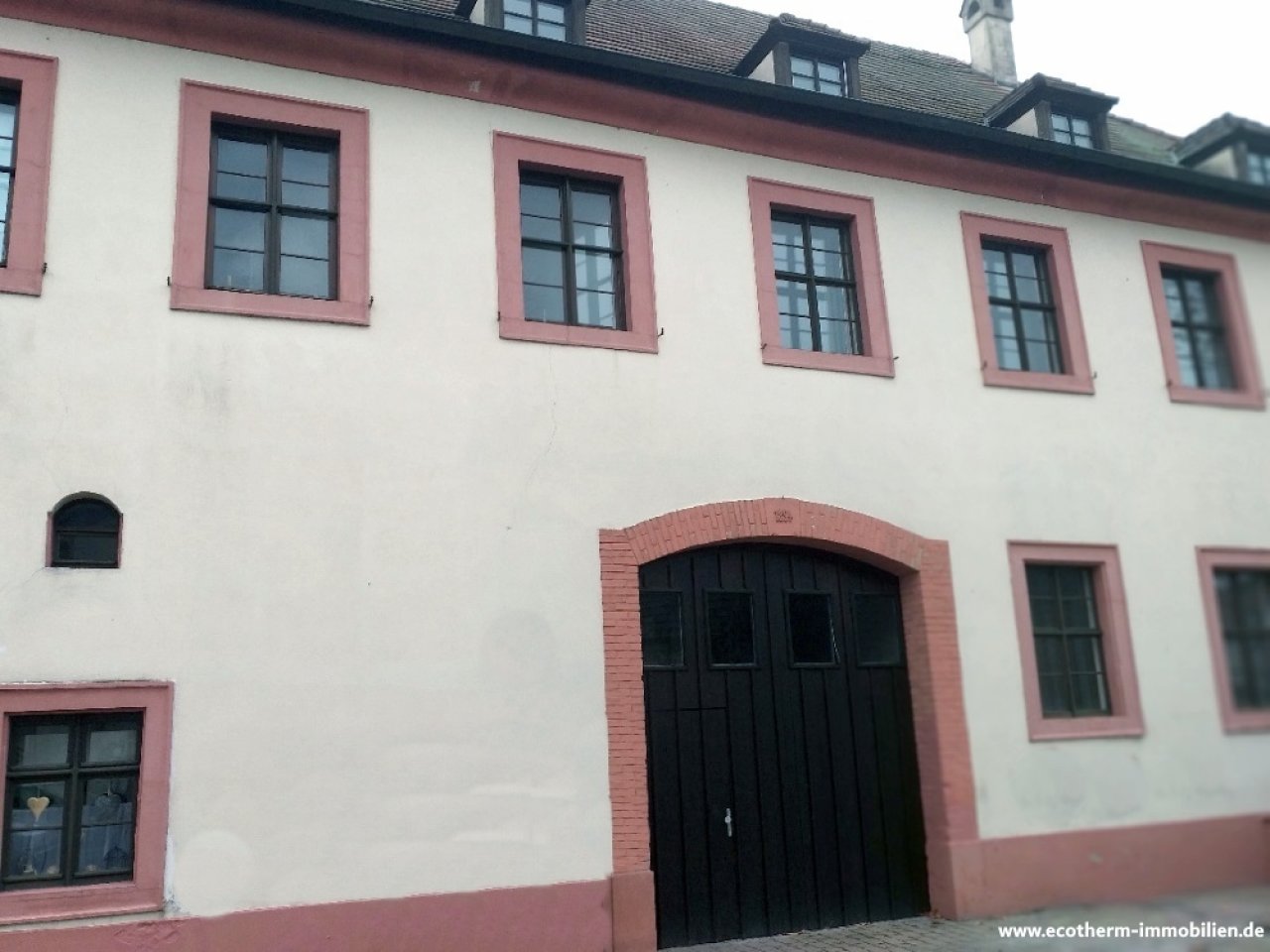 4-Zimmer-Wohnung in historischem Gebäude (ETW, Lorenz) — Straßenansicht