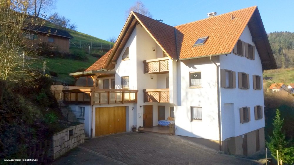 VERKAUFT 2022: Hochwertiges Mehrfamilienhaus in Ottenhöfen