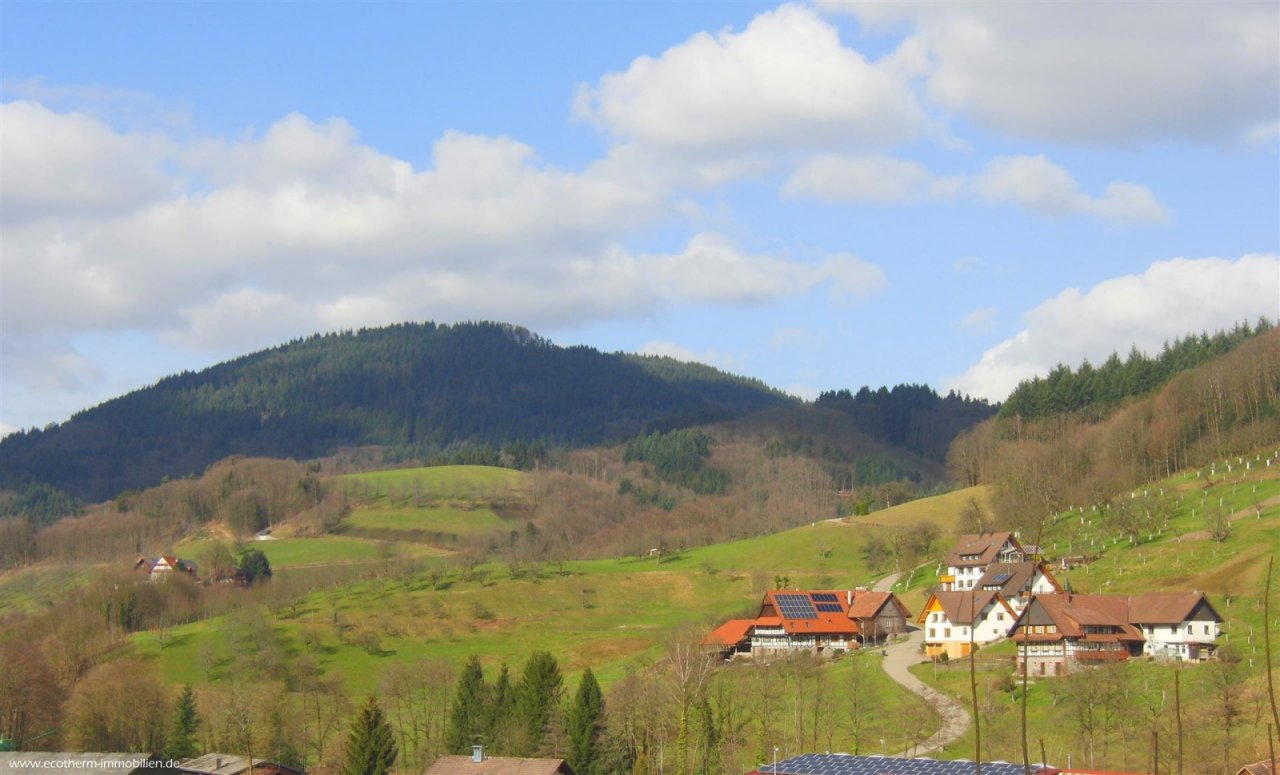 VERKAUFT 2022: Hochwertiges Mehrfamilienhaus in Ottenhöfen (MFH, Kurz)