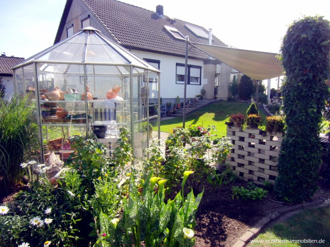 Attraktives Ein - Zweifamilienhaus in Lichtenau-Ulm (EZFH,Isekenmeier) — Garten