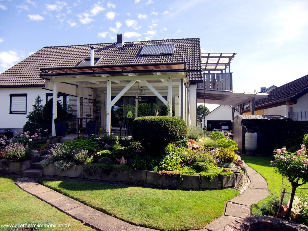 Attraktives Ein - Zweifamilienhaus in Lichtenau-Ulm (EZFH,Isekenmeier) — Garten