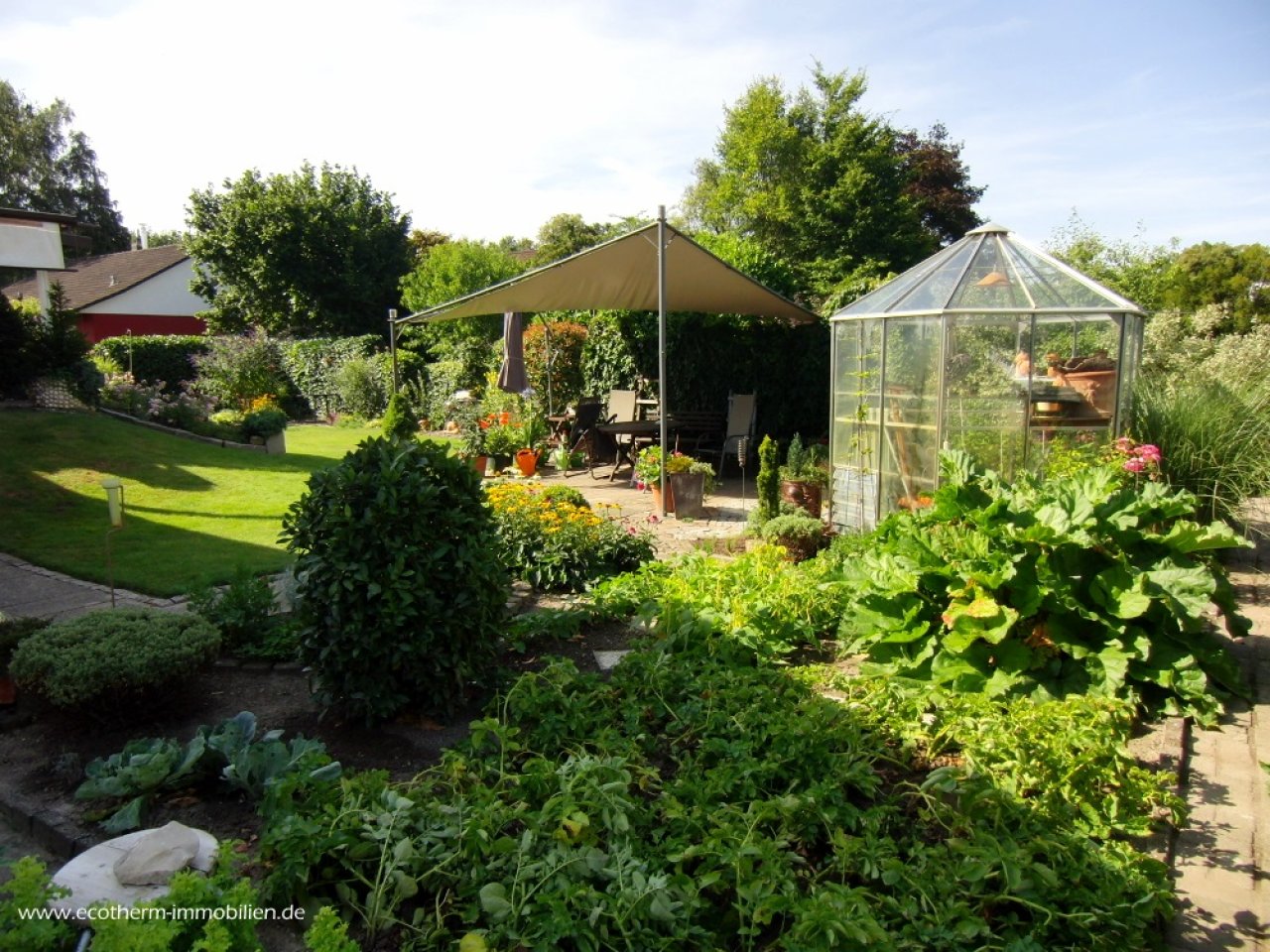 Attraktives Ein - Zweifamilienhaus in Lichtenau-Ulm (EZFH,Isekenmeier) — Garten