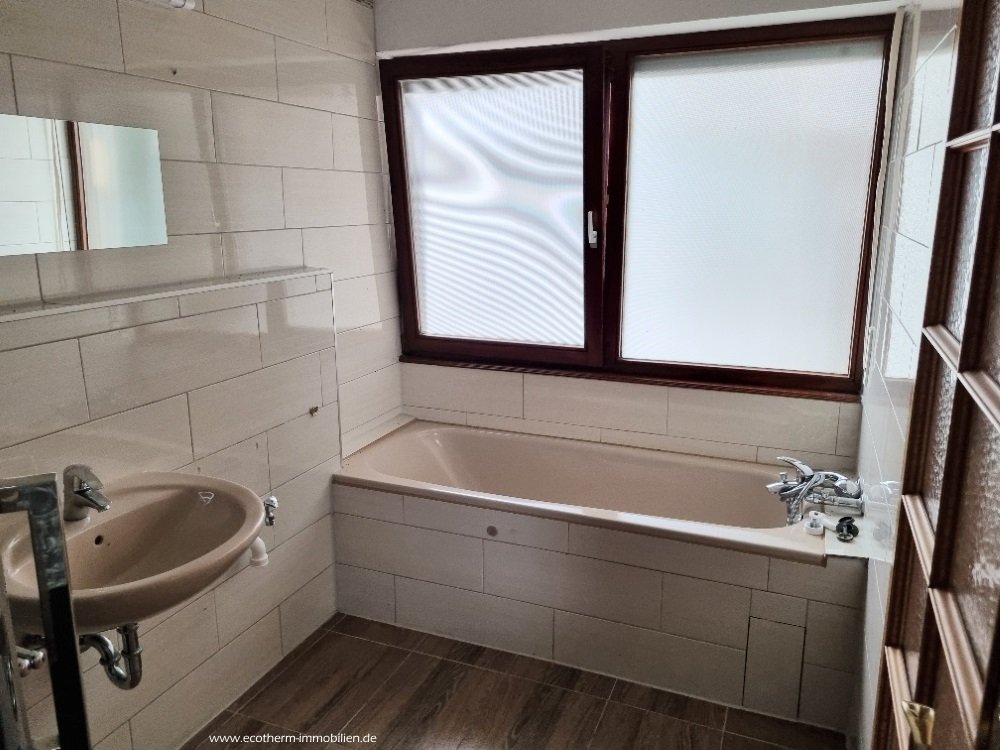 Elegante 2-Zimmer-Wohnung in ruhiger Wohnlage, Willstätt, OT (ETW, Herr)