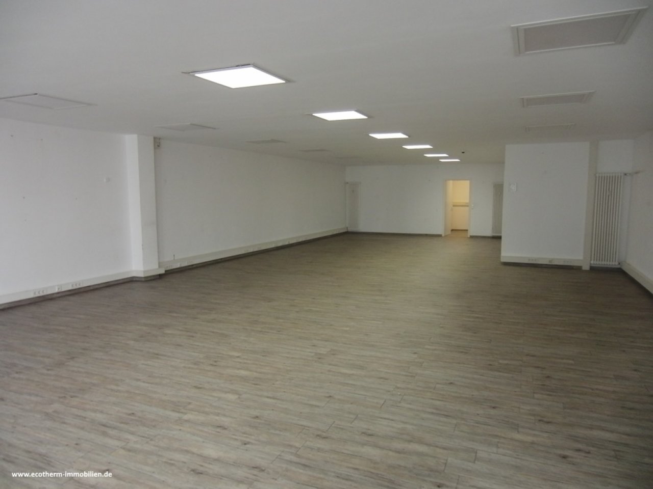 Große Gewerbefläche im Zentrum von Kappelrodeck (Ladenlokal, Lamm)