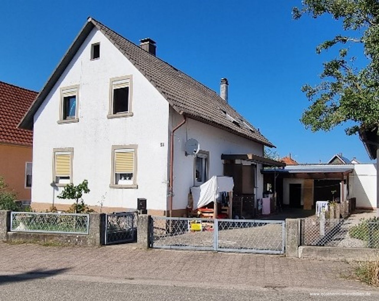 Freihstehendes Einfamilienhaus im Ortsteil von Rheinau (EFH, Nesselhauf)