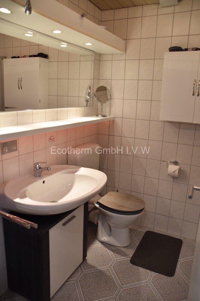 Reihenhaus in Achern für eine große Familie (RMH 26-01) — Badezimmer OG